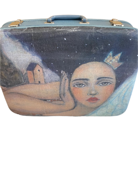 Queen and her House - Vintage Suitcase Upcycles