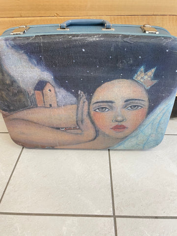 Queen and her House - Vintage Suitcase Upcycles