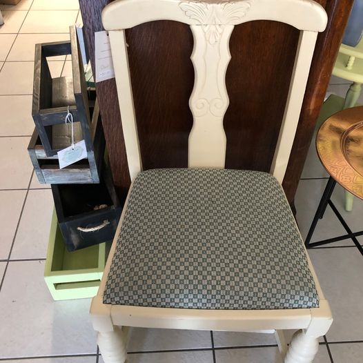 Re-Love Your Stuff with IOD transfers, molds, stamps and inlays - Learn to up-cycle your own furniture with IOD Transfers