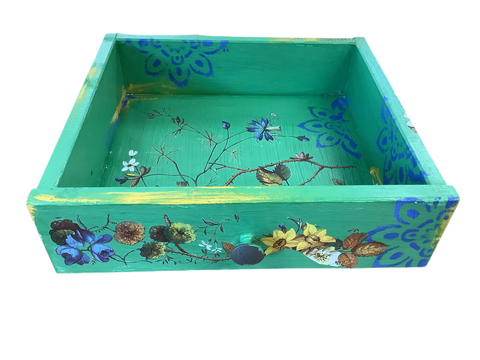 Flowers  Green Gift Box  -  Muckabout