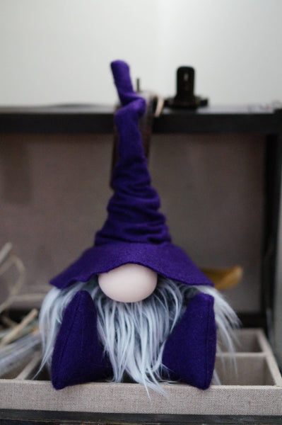 Librarian Wizard Gnome- Purple