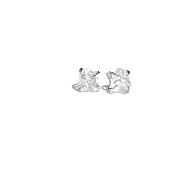 White Quartz Earring: Gold