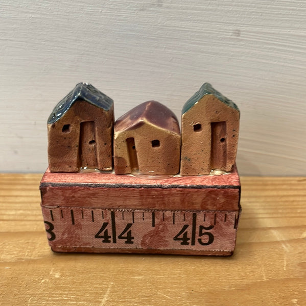 Clay House miniature yards and neighborhoods - Muckabout Pottery