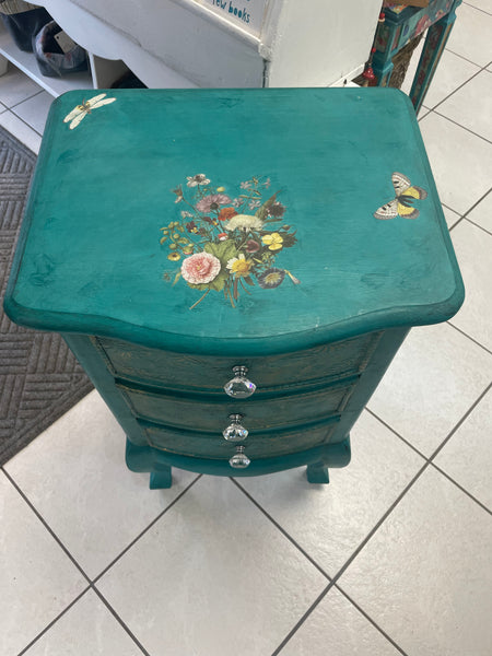 Tiny Dresser - 3 drawer side table
