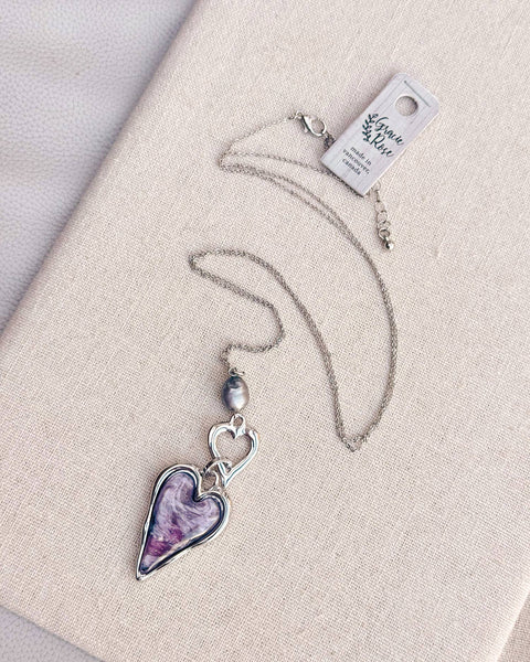 Silver Double-Side Heart Necklace – Freshwater Pearl & Resin