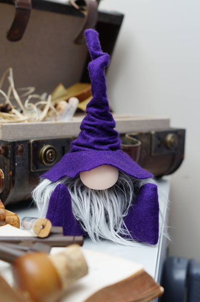 Librarian Wizard Gnome- Purple