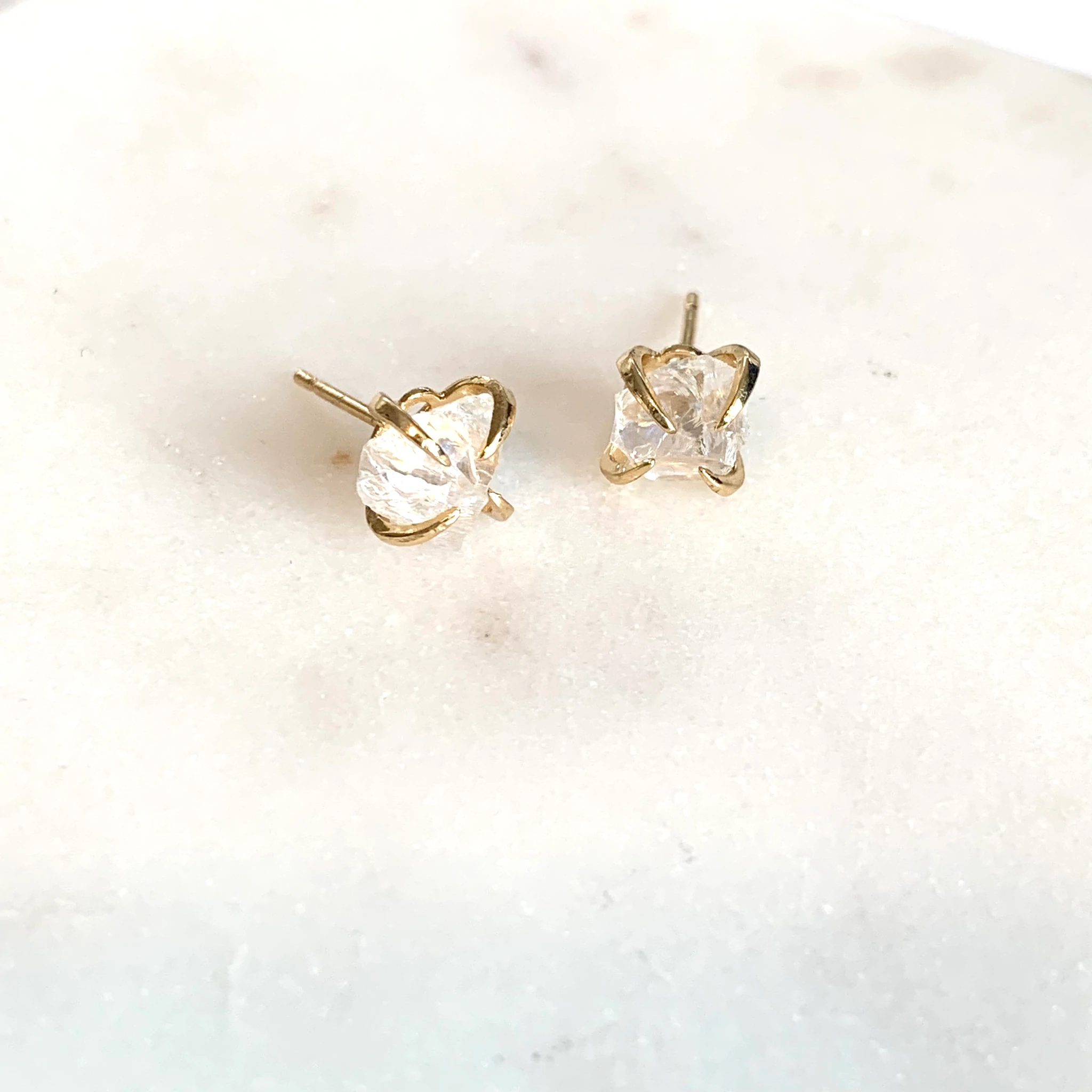 White Quartz Earring: Gold