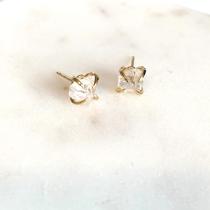 White Quartz Earring: Gold