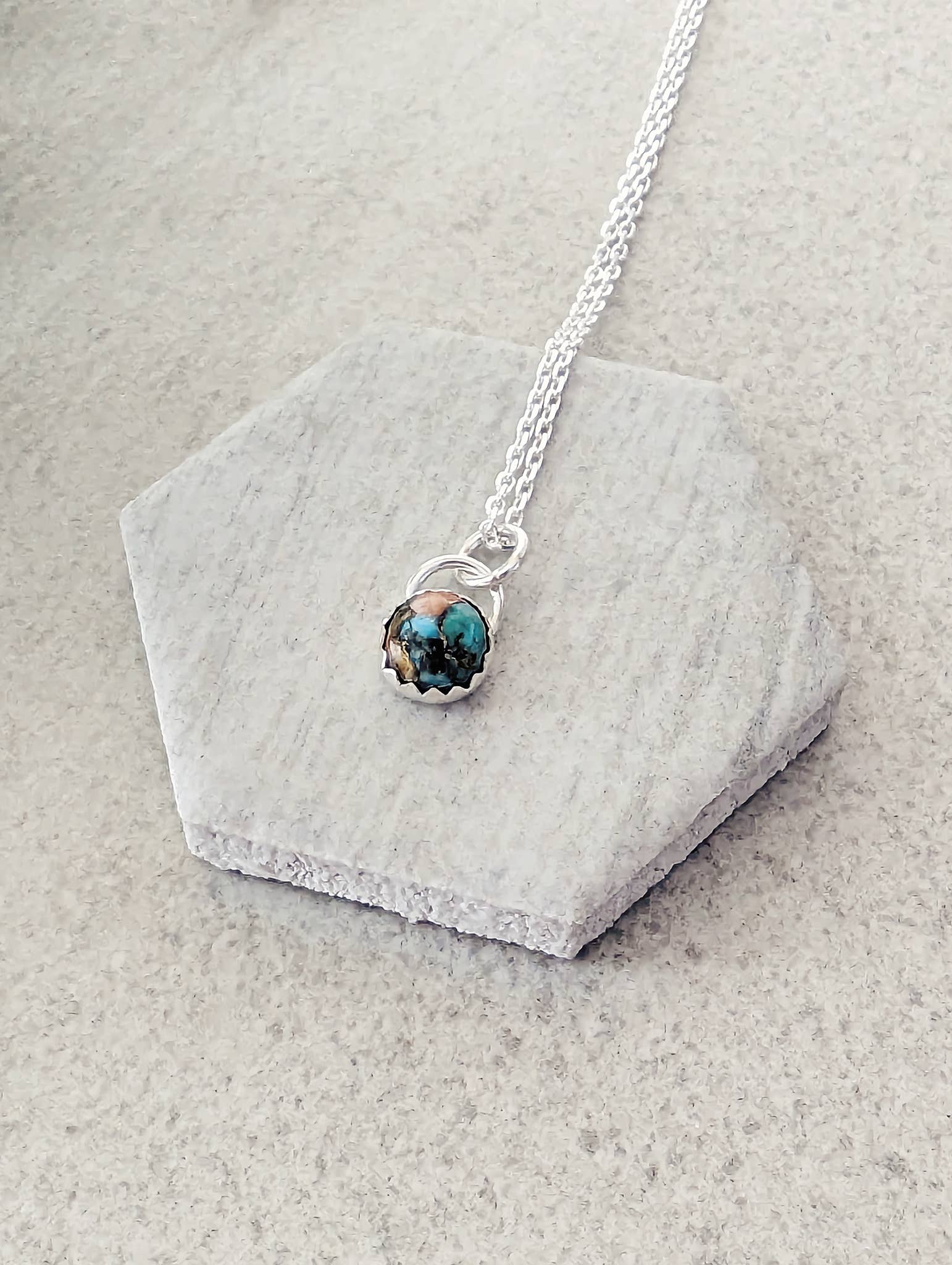 Spiny Oyster Mohave Turquoise Dainty Gemstone Necklace, Minimalist Jewelry