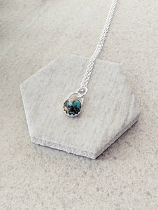 Spiny Oyster Mohave Turquoise Dainty Gemstone Necklace, Minimalist Jewelry